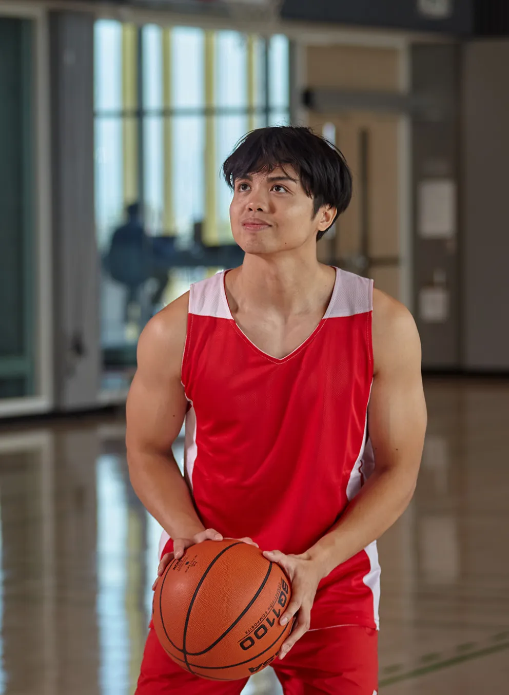 Man playing basketball